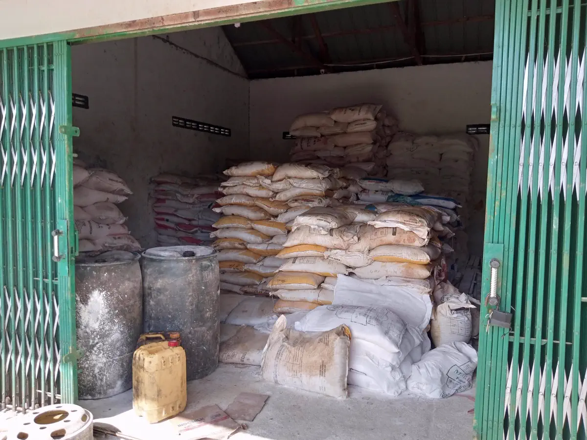 Gudang pupuk Koperasi Manunggal Jaya